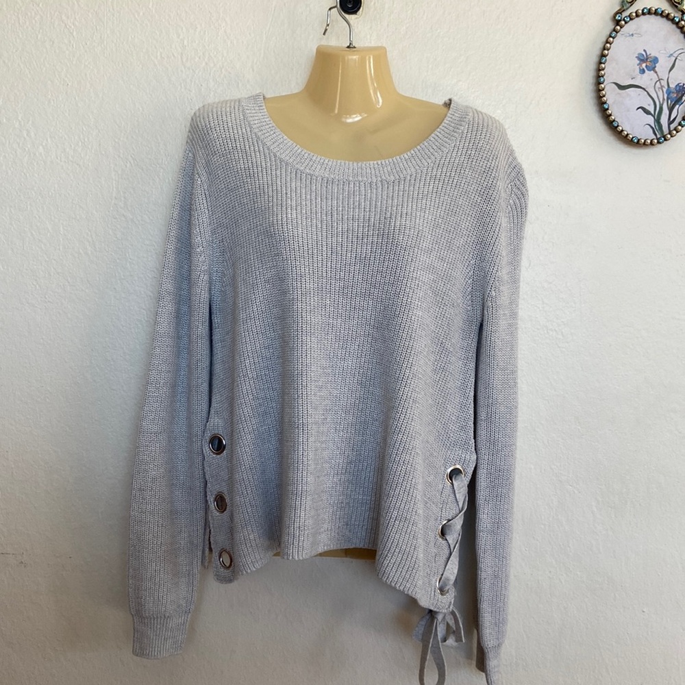 Fate. Round Neck Knit Sweater